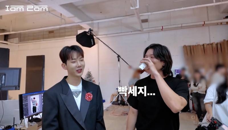 데뷔 16년 만에 외로움을 처음 느꼈다는 가수 .jpg | 인스티즈