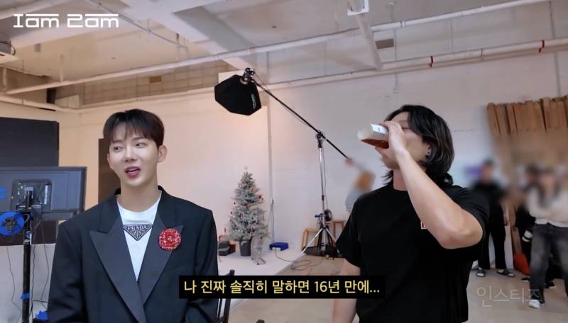데뷔 16년 만에 외로움을 처음 느꼈다는 가수 .jpg | 인스티즈