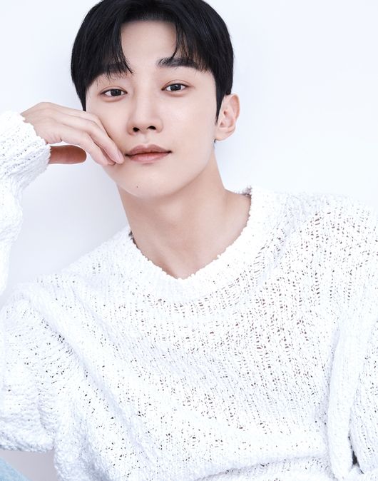 [정보/소식] 진영, 걸그룹 프로듀서로 복귀..'수상한 그녀'로 이어갈 열일 행보 [공식] | 인스티즈