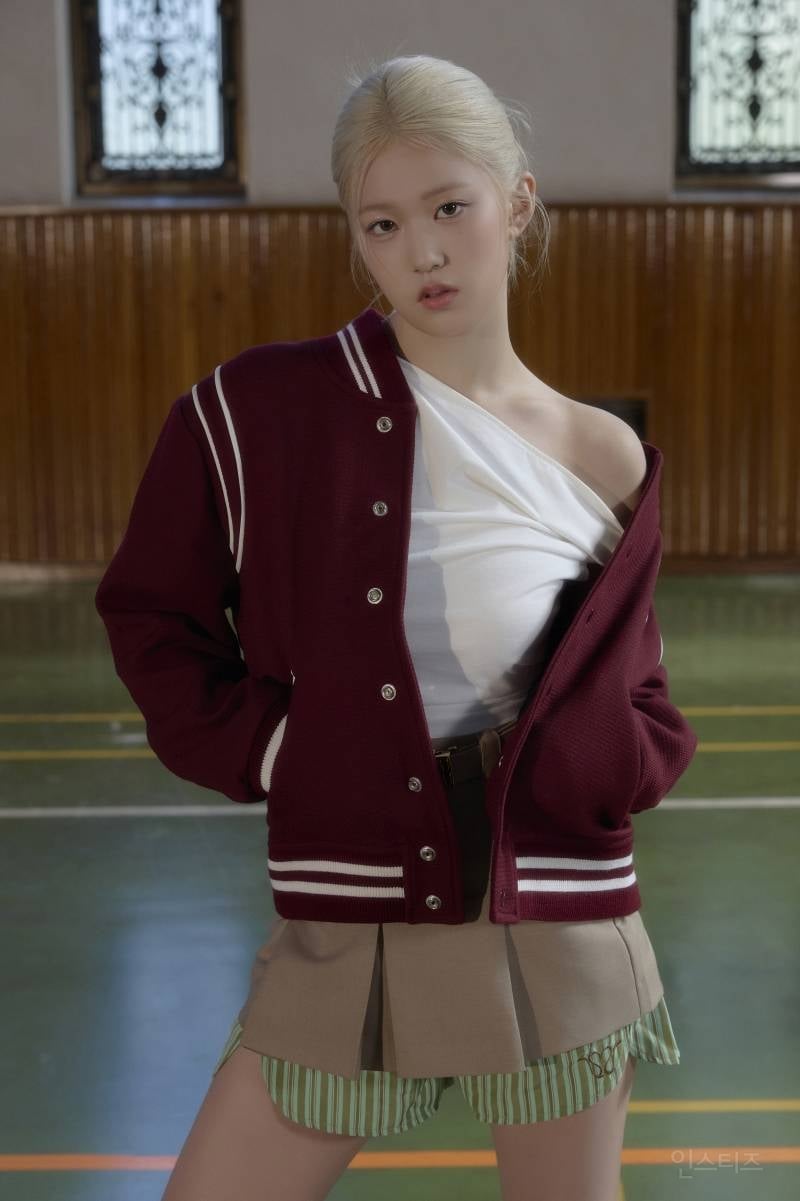 테디 프로듀싱 걸그룹 이즈나 브랜드 화보 감성 컨포 공개 | 인스티즈