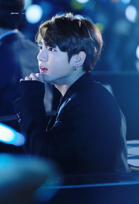 [잡담] 정국 이 사진 정국 안같다 | 인스티즈