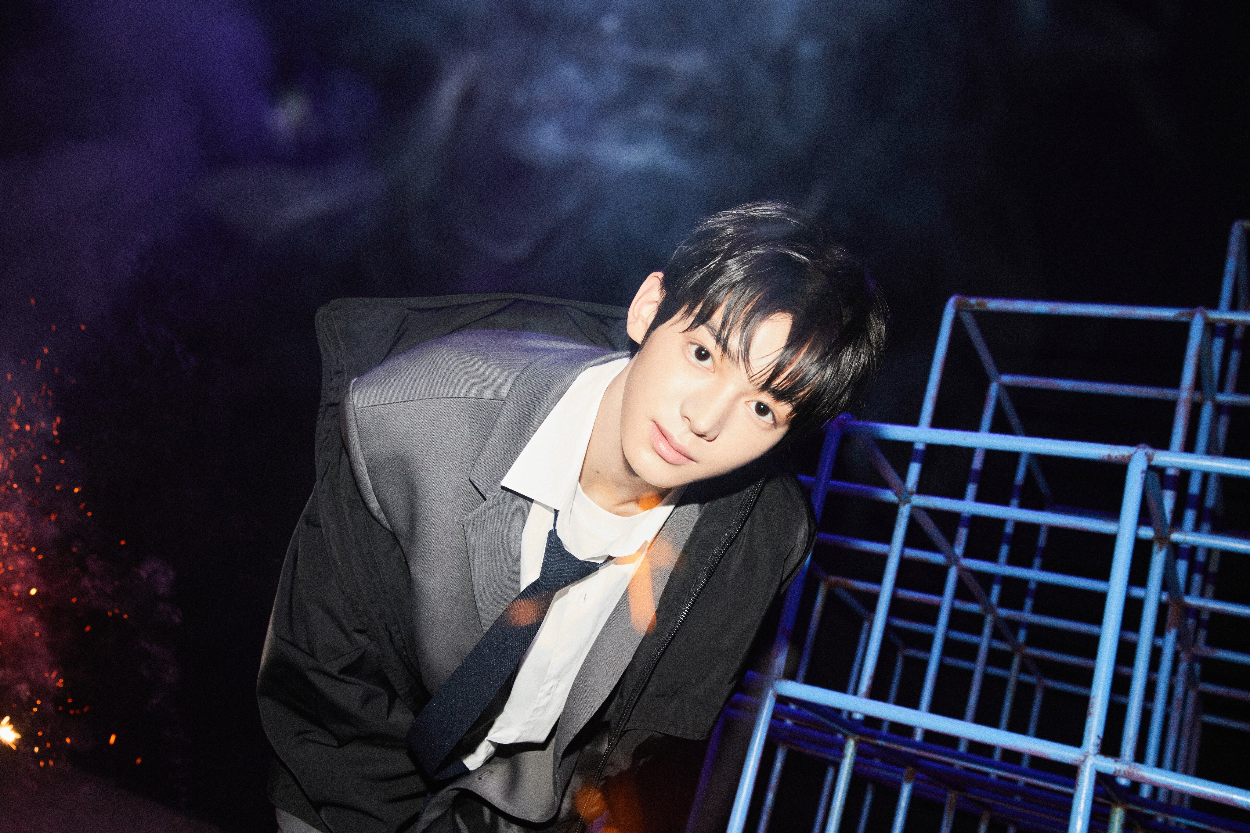 [정보/소식] 투어스 : 1st Single 'Last Bell'Official Photo 1 | 인스티즈