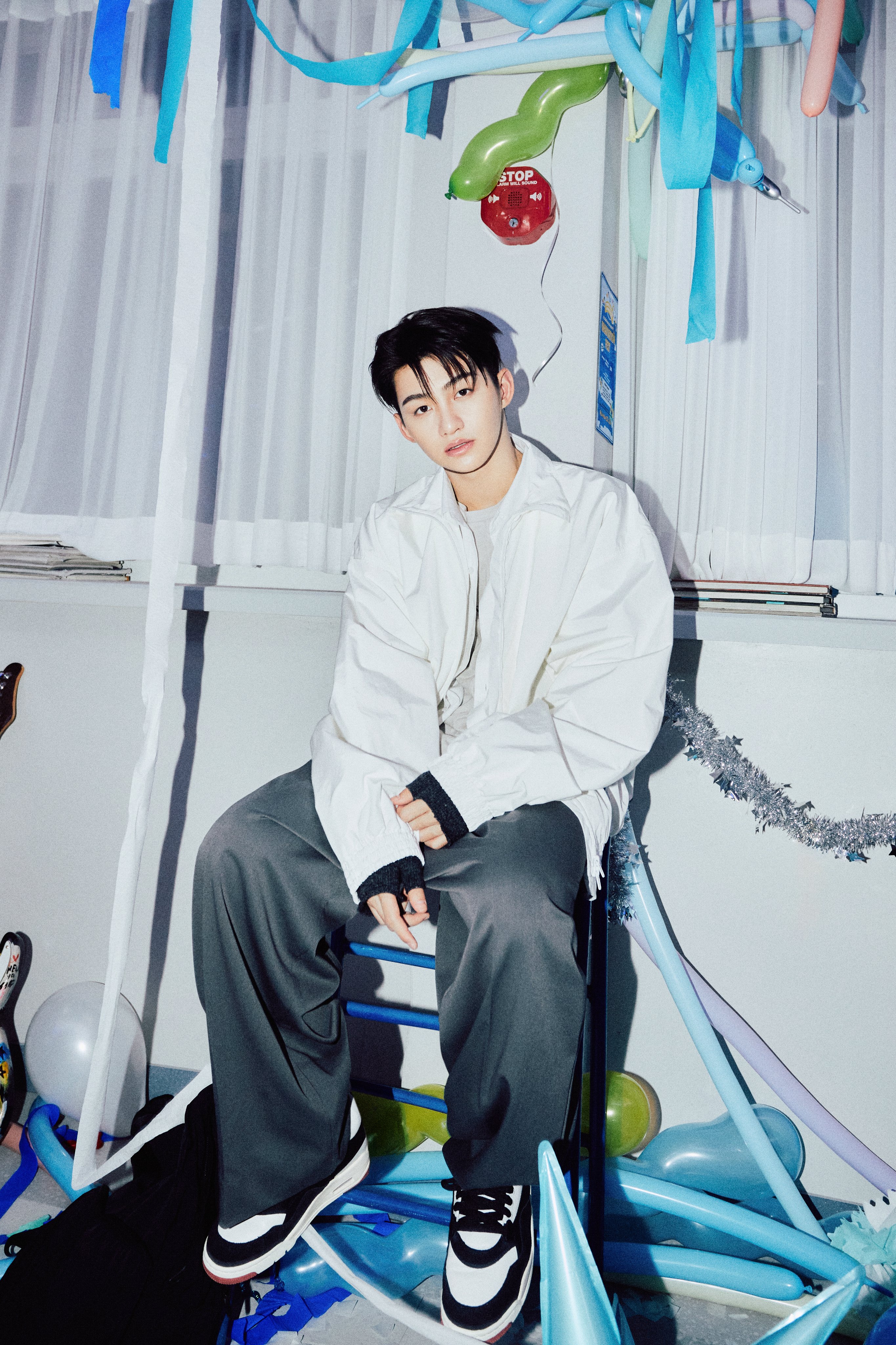 [정보/소식] 투어스 : 1st Single 'Last Bell'Official Photo 1 | 인스티즈