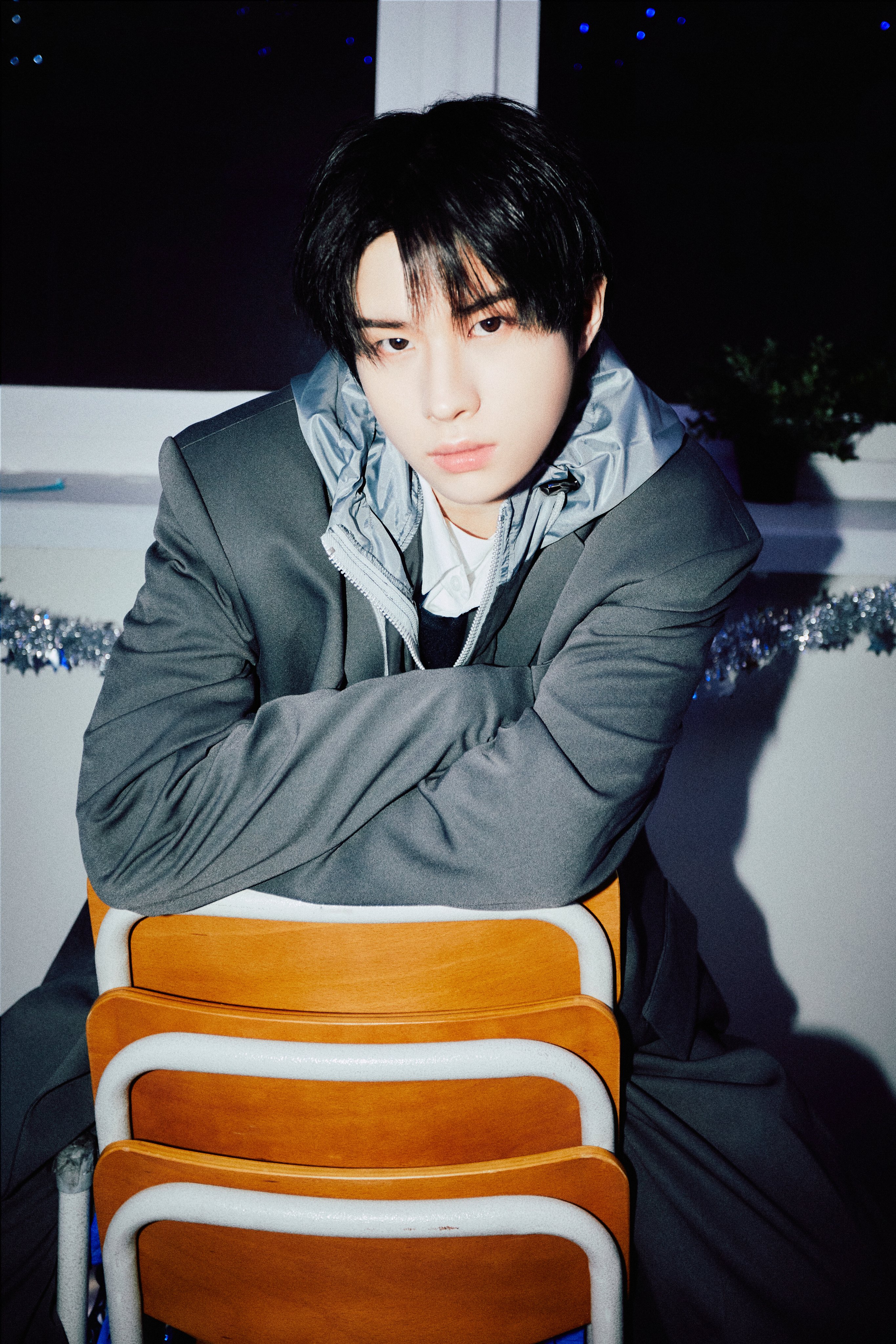 [정보/소식] 투어스 : 1st Single 'Last Bell'Official Photo 1 | 인스티즈