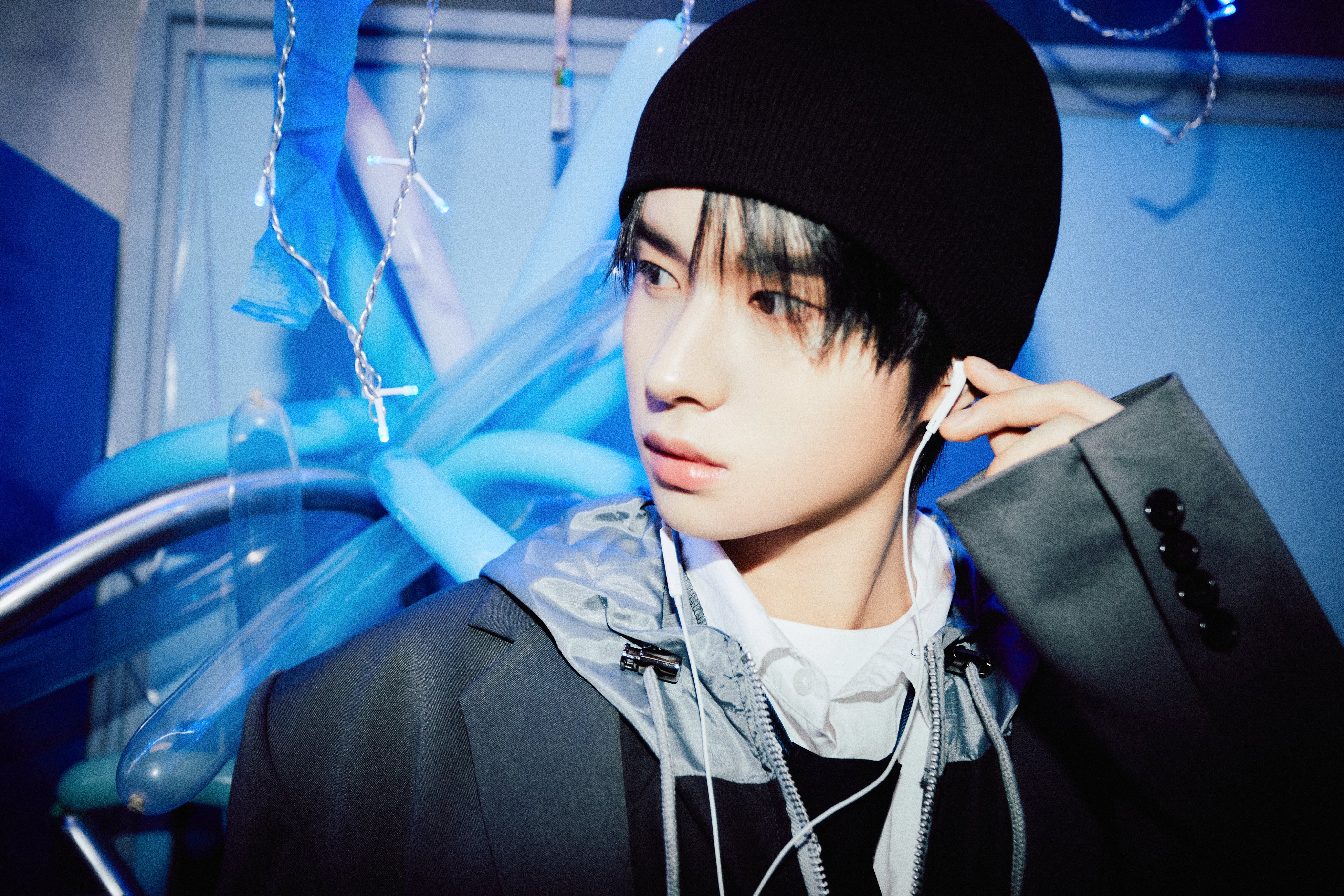 [정보/소식] 투어스 : 1st Single 'Last Bell'Official Photo 1 | 인스티즈