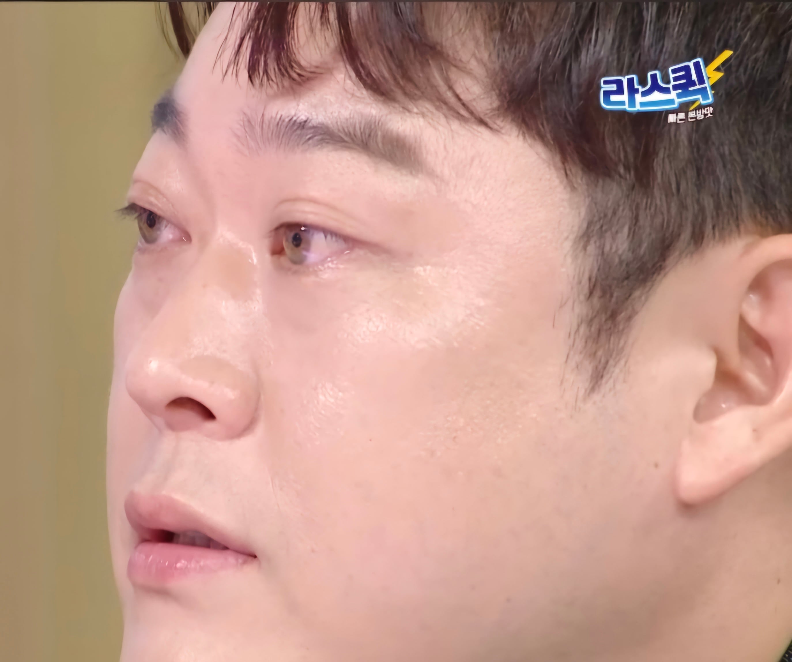 [잡담] 이선민 이 사람 눈 색깔 진짜 밝다 | 인스티즈