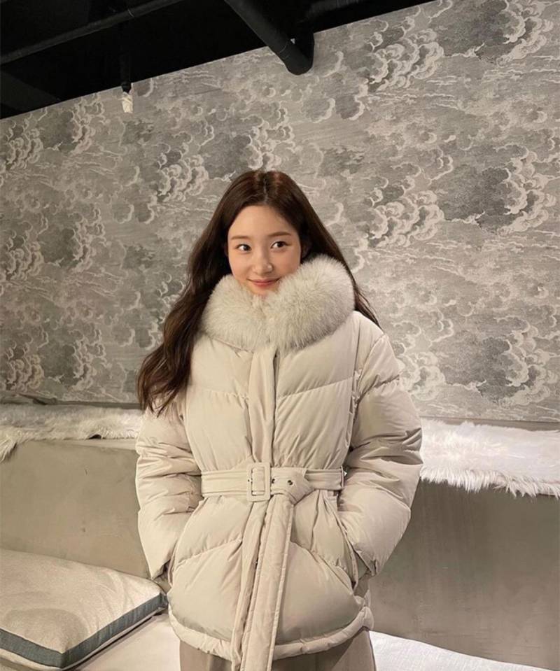 [잡담] 25-30 익들아 패딩 이 둘중에 뭐살까ㅠㅠ?? | 인스티즈