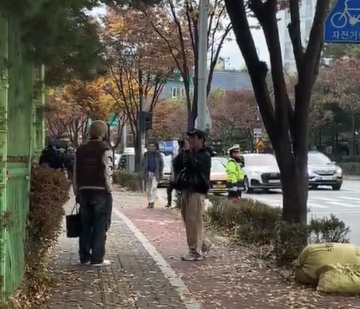 [잡담] 보넥도 팬이 언급한 기자 대동, 셀프캠 찍은 타아이돌 | 인스티즈