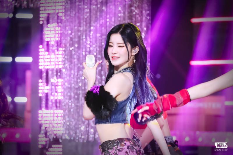 취향따라 갈린다는 베이비몬스터 아사 단발 vs 장발 | 인스티즈