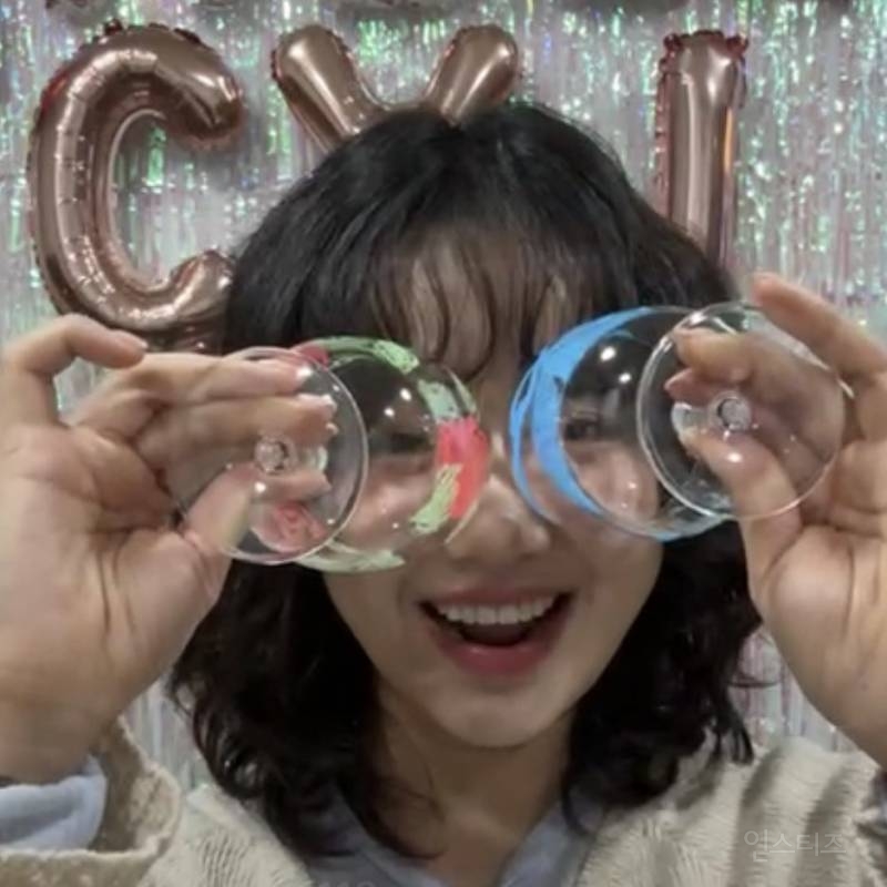 단발펌 하고 인생 머리 찾은 듯한 여돌.jpg | 인스티즈