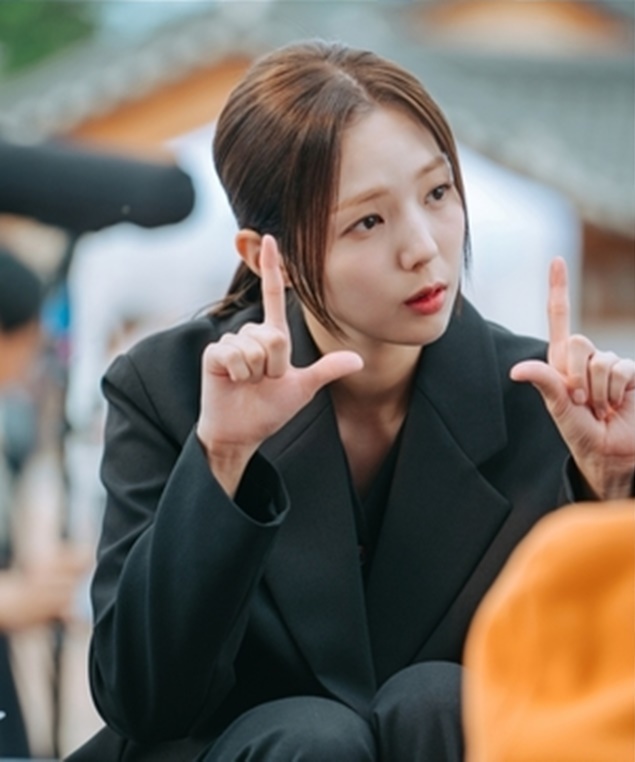 [정보/소식] 채수빈 수어 실력 어느 정도길래, 전문가도 "직업란 써도 돼”(지금거신전화는) | 인스티즈