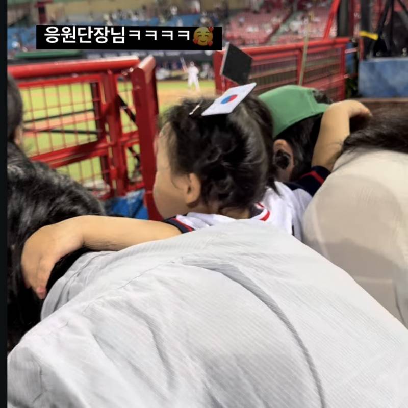 [잡담] 채이 양옆으로 삼모님&참모님이라는거쟈나 | 인스티즈