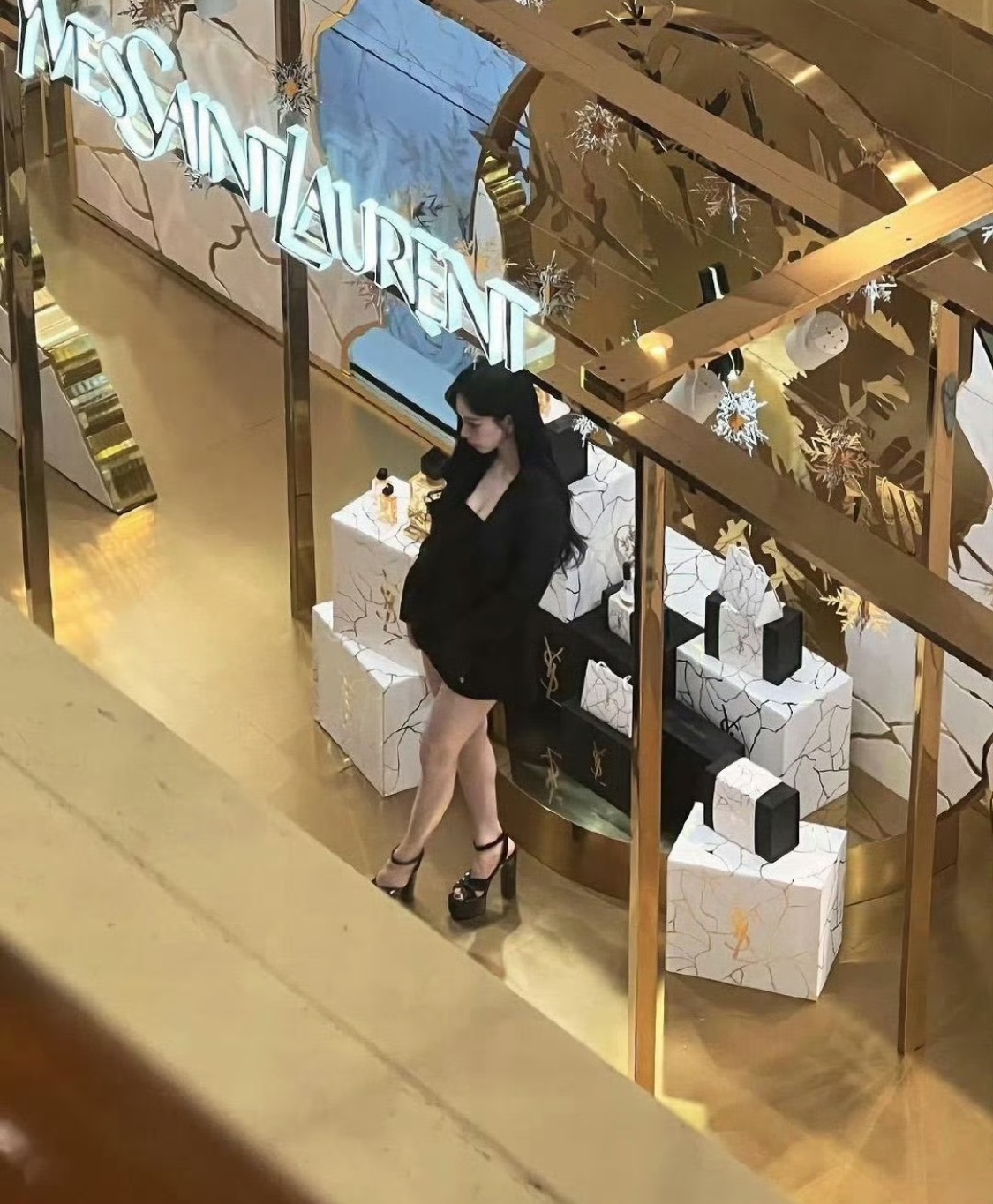 [잡담] 카리나 ㄹㅇ 누가봐도 연예인이긴하다 | 인스티즈