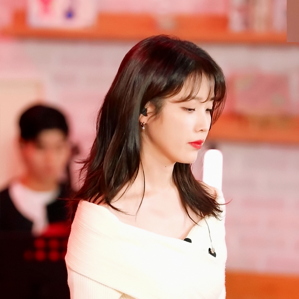 [잡담] 아이유 머리 진짜 예뽀다... | 인스티즈
