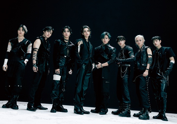 [정보/소식] 스트레이 키즈, 日 정규2집 'GIANT' 글로벌 차트 호성적 | 인스티즈