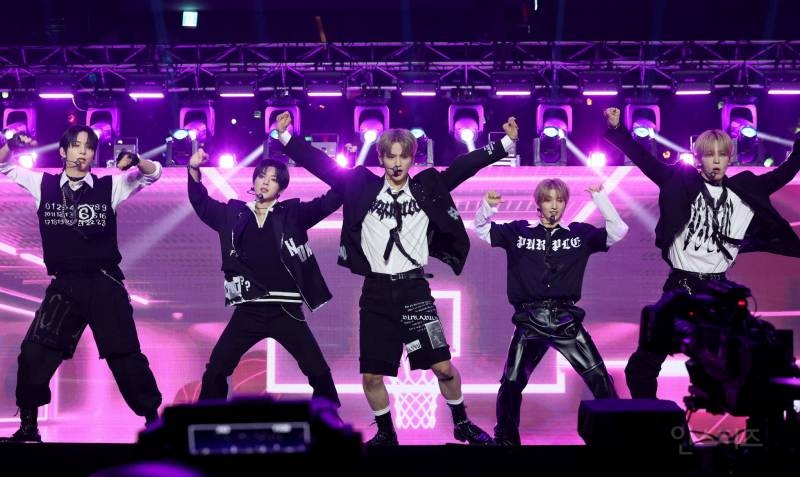 오늘 루키 상 받고 2024 KGMA 무대 찢은 나우어데이즈 | 인스티즈