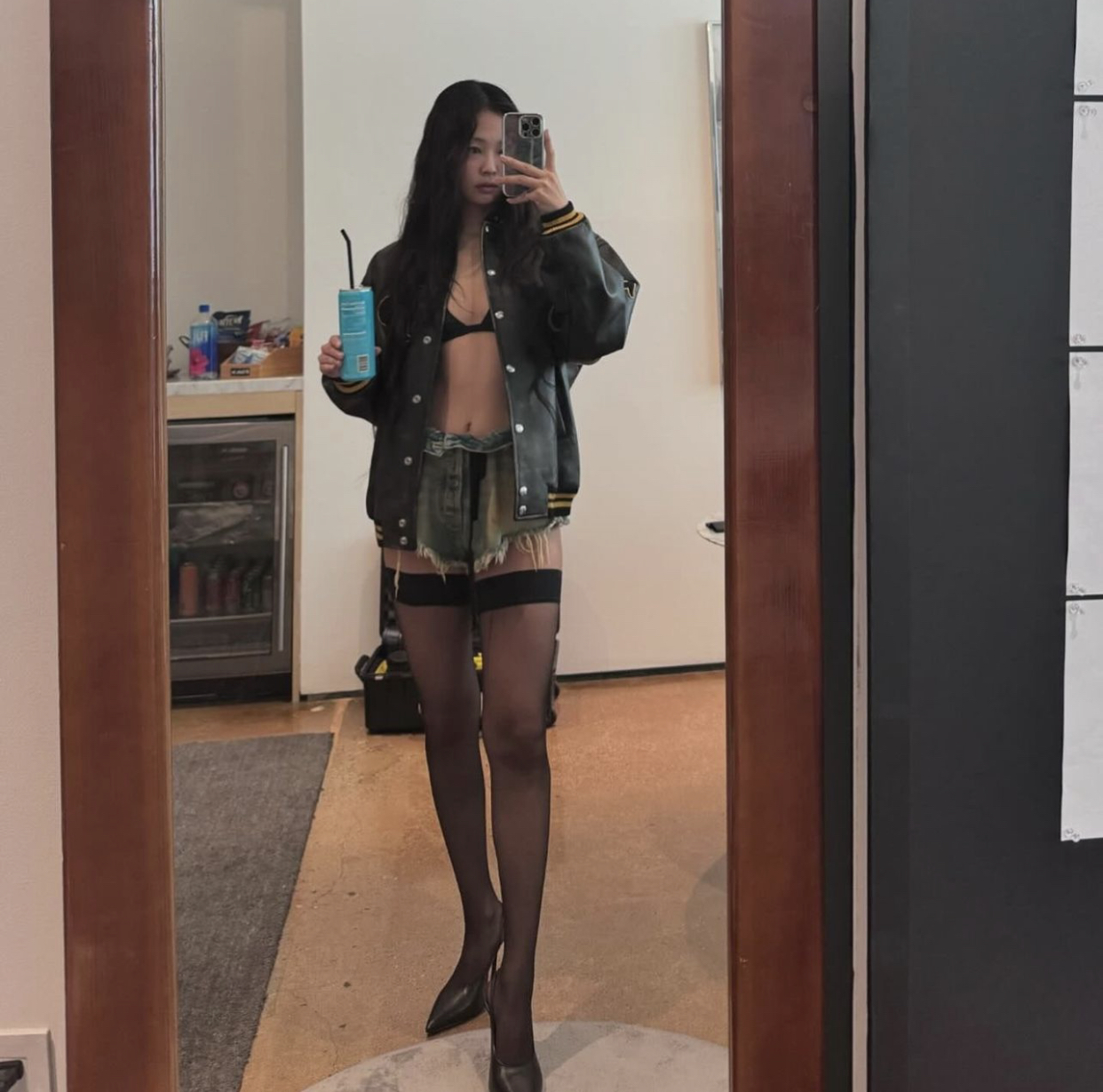[잡담] 제니 이거 무슨 스케야? | 인스티즈