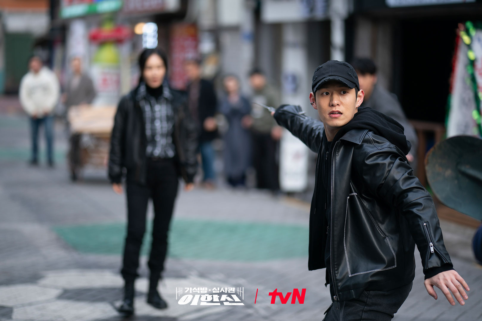 [정보/소식] 이한신 광수대 최고의 에이스 형사 안서윤!무대를 완전히 뒤집어 놓으셨다👏🏻권유리표 통쾌한 액션 시작! | 인스티즈