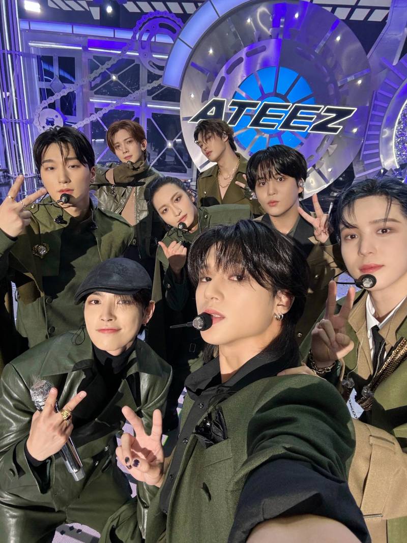 맴버 전원 상견례 프리빠꾸상이었던 에이티즈 1주차 무대의상 모음(feat.KGMA) | 인스티즈