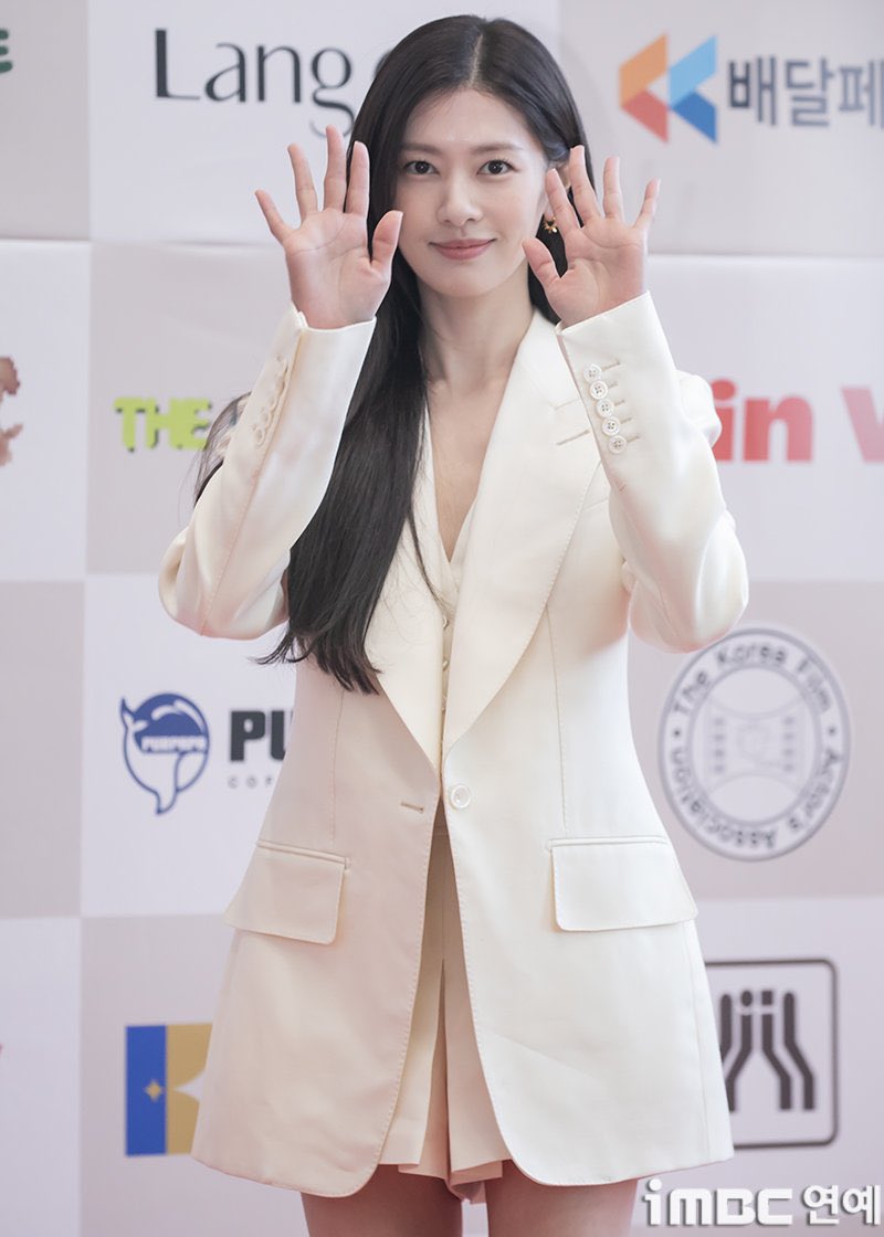 [잡담] 한예종 08학번 동기즈 이제훈 정소민 오늘 황금촬영상 나란히 했네 | 인스티즈