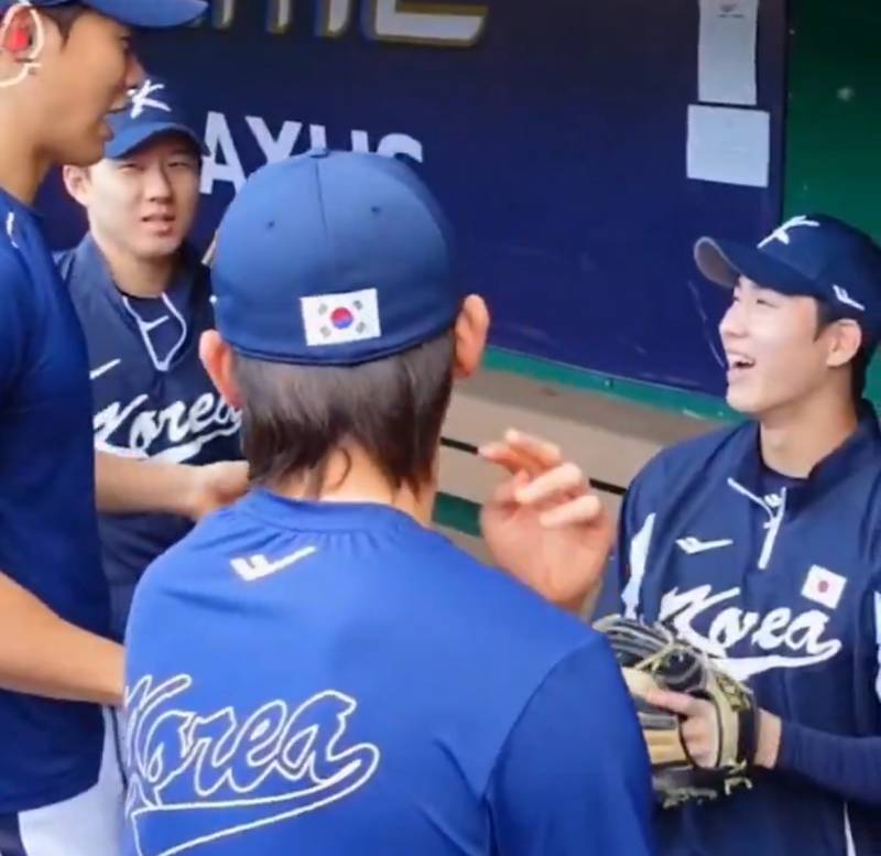[잡담] 도영아 뒷머리 어깨까지 길러도 머라고 안 할게 | 인스티즈