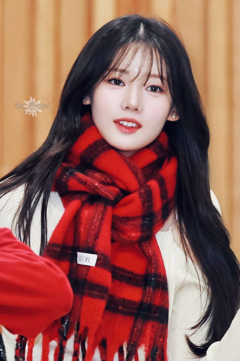 이번에 리즈찍은 것 같은 베이비몬스터 로라.jpg | 인스티즈