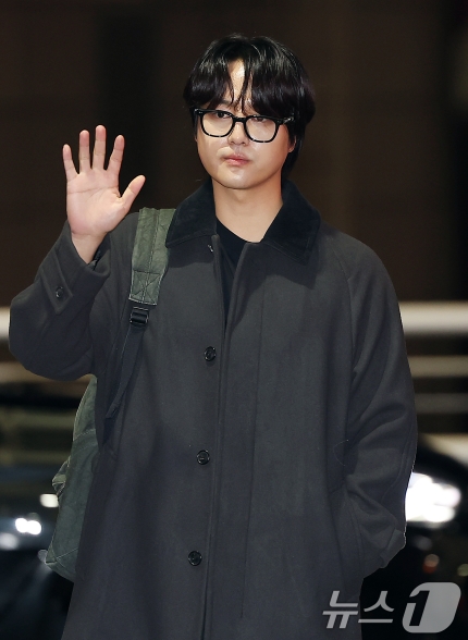 [잡담] 양세종, 디즈니 프로모션 참석 차 싱가포르로 출국 | 인스티즈
