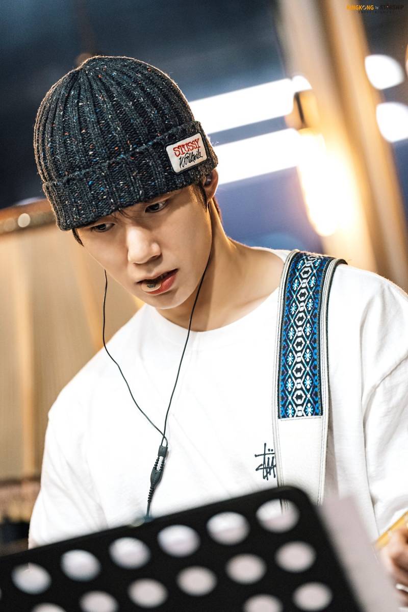피크민 말고 피크 문 손우현.jpg | 인스티즈