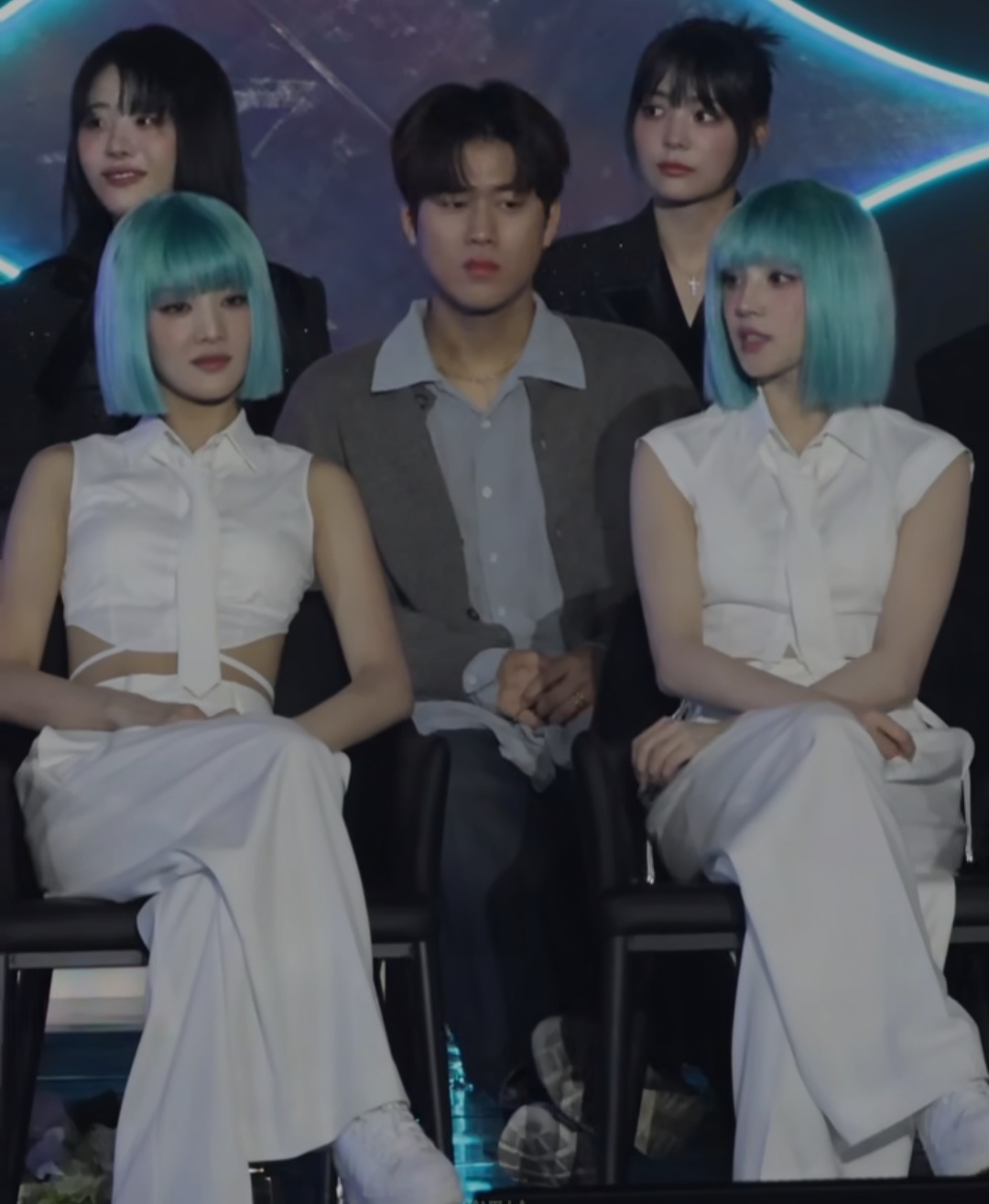[잡담] 앞에 민트머리 두분은 듀엣(?) 유닛?? | 인스티즈