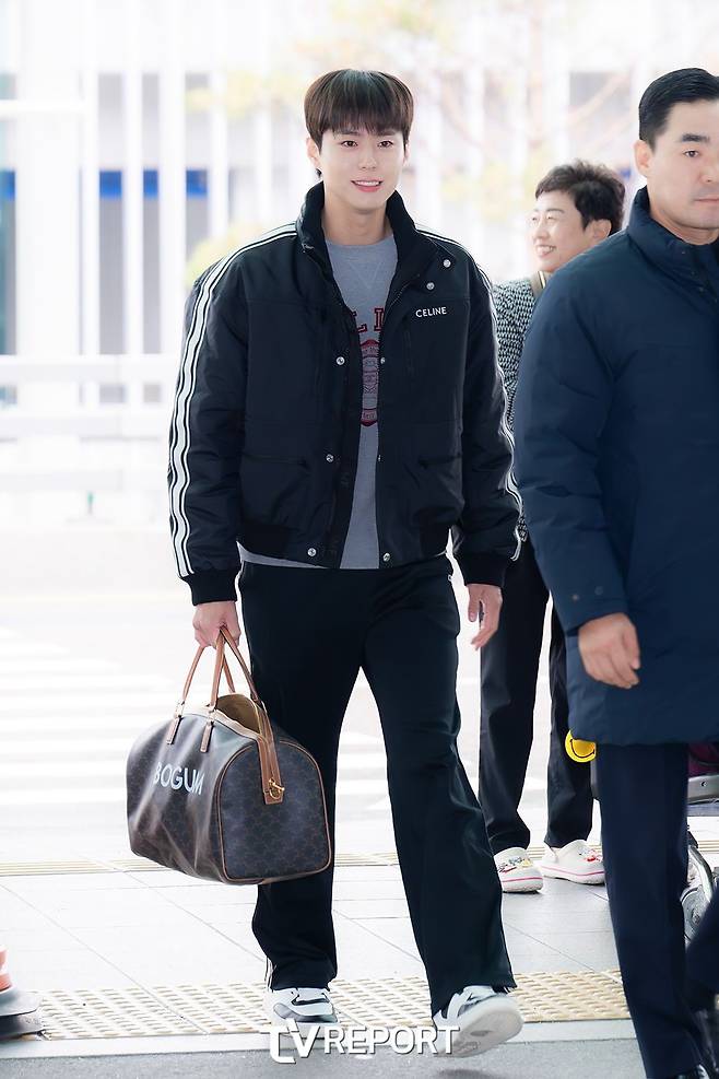 [정보/소식] 오늘자 박보검 공항 사진 | 인스티즈