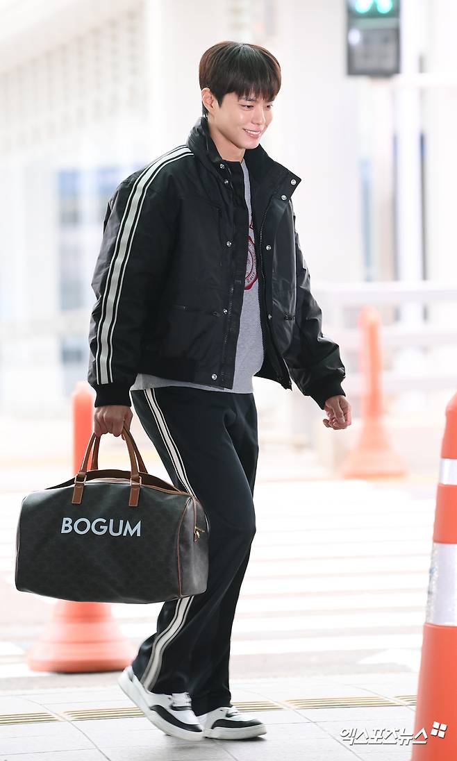 [정보/소식] 오늘자 박보검 공항 사진 | 인스티즈