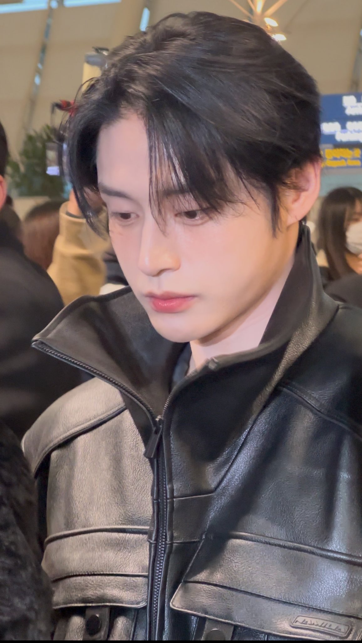[잡담] 김지웅 요즘 립 뭐 쓰는지 정보 궁금하다 | 인스티즈