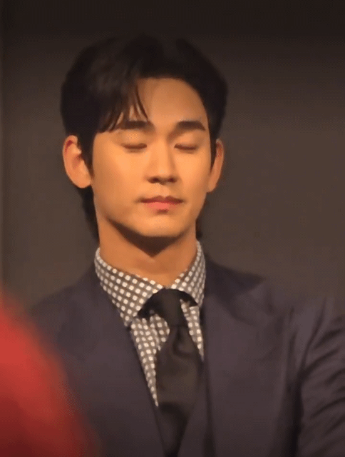 [잡담] 오늘 김수현 얼굴 | 인스티즈