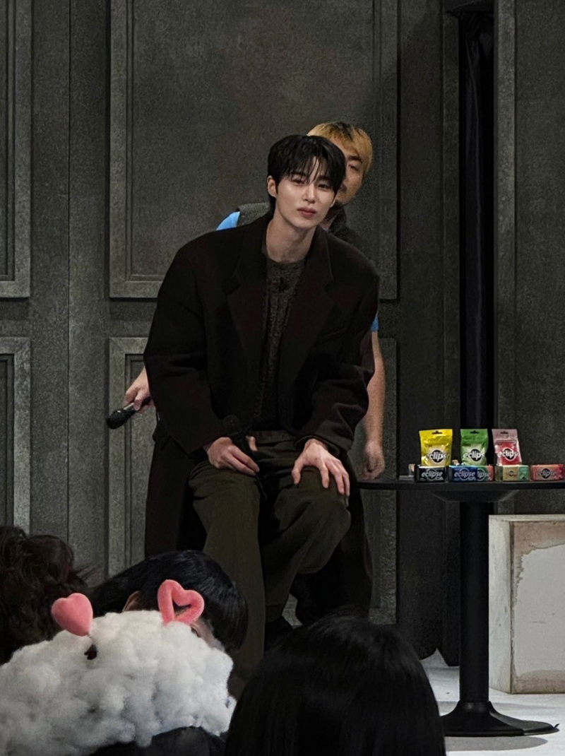 [잡담] 와 변우석 폰카 실물짤 쩔어버림.. 이 얼굴로 이틀동안 마마 나온다고 ? | 인스티즈