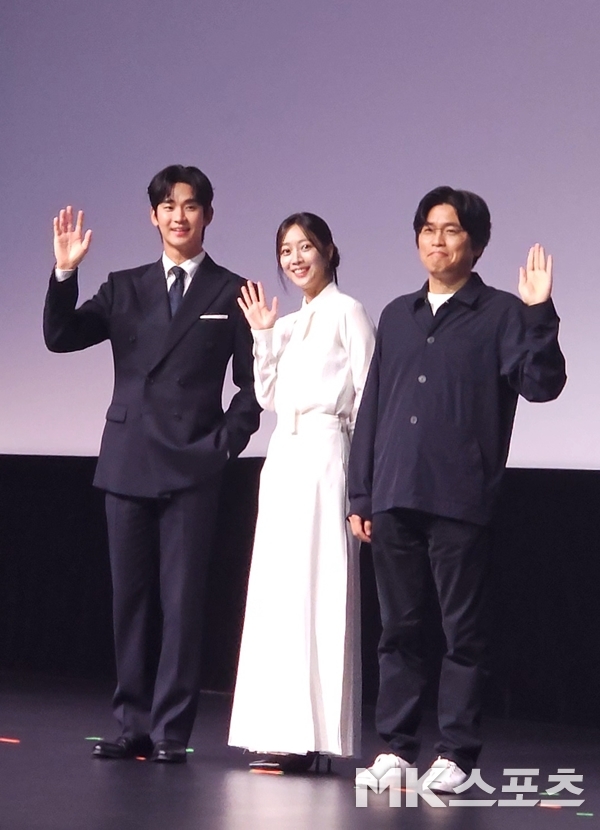 [잡담] 김수현 조보아 넉오프 기자간담회 사진 | 인스티즈