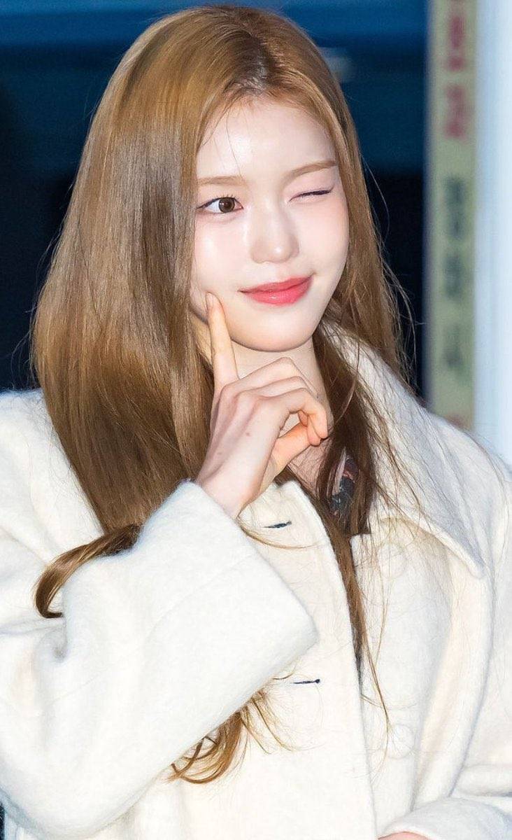 엄마 유전자 몰빵으로 유명했던 이즈나 멤버 | 인스티즈