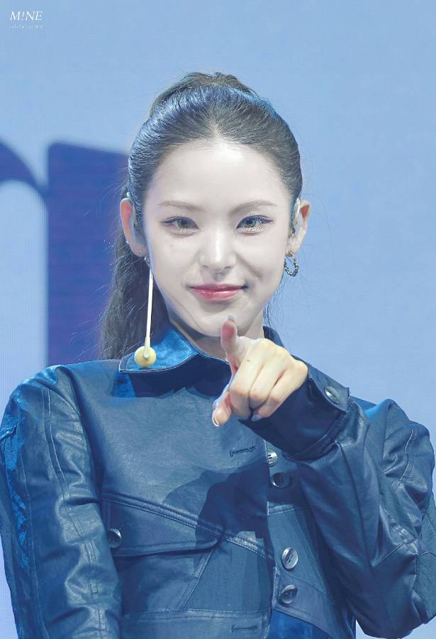 데뷔 쇼케이스에서 재쓰비 챌린지 춘 아이돌 | 인스티즈