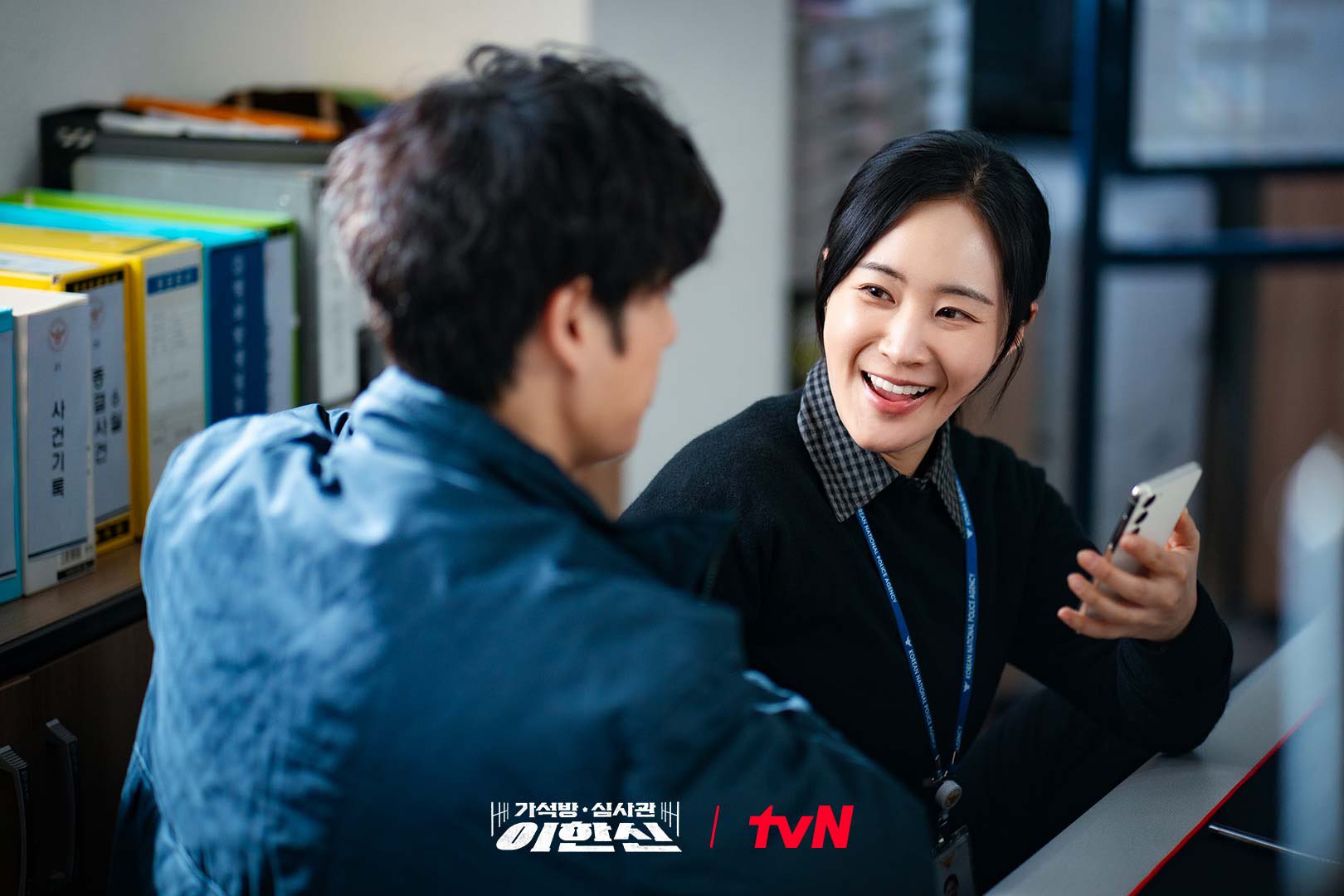 [정보/소식] 이한신 공계 띵동- <가석방 심사관 이한신>에서 선물이 도착했습니다🎁보기만 해도 웃음빵 터지는 가석빵즈 보고 가세요୧(॑ധ ॑)୨ | 인스티즈