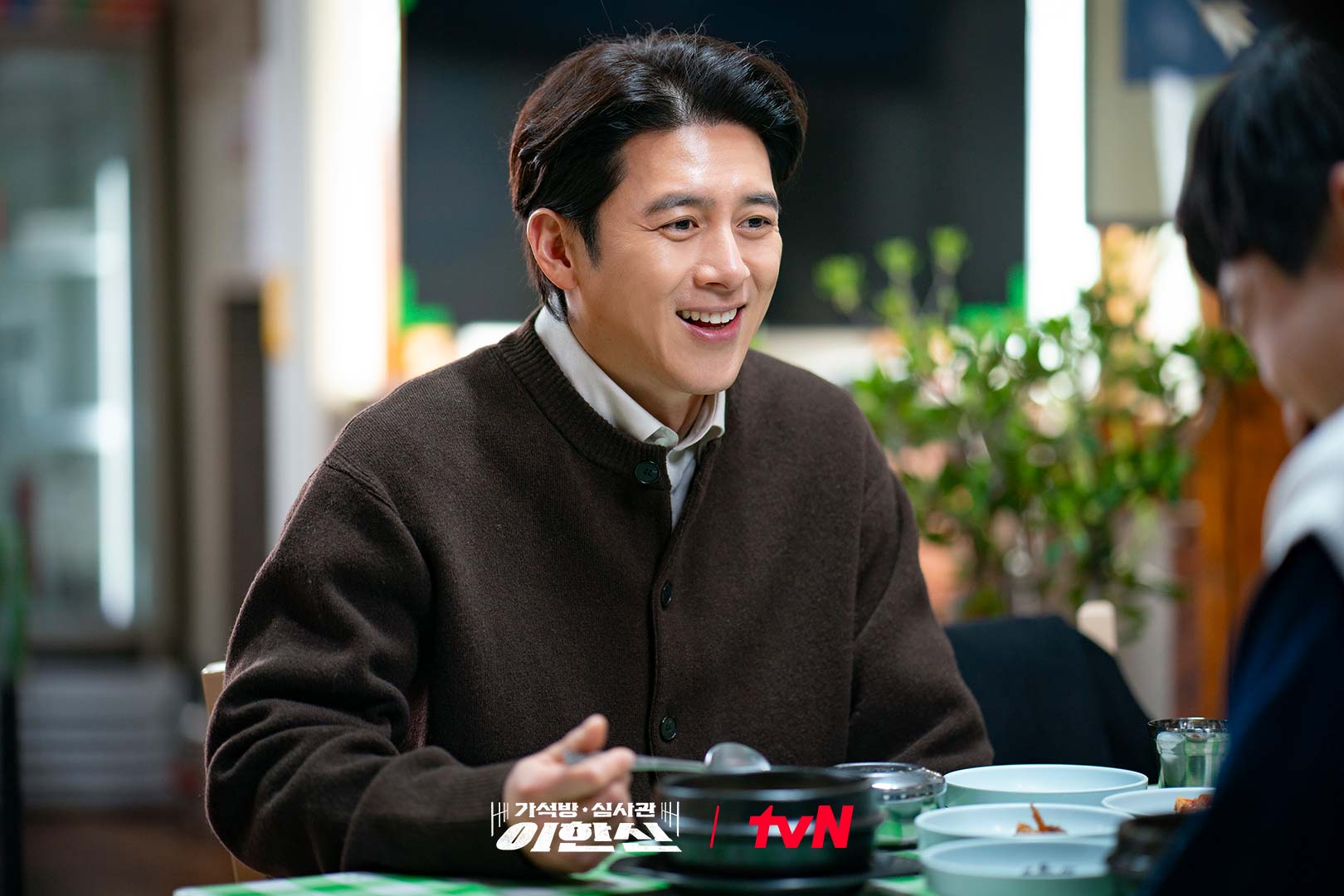 [정보/소식] 이한신 공계 띵동- <가석방 심사관 이한신>에서 선물이 도착했습니다🎁보기만 해도 웃음빵 터지는 가석빵즈 보고 가세요୧(॑ധ ॑)୨ | 인스티즈