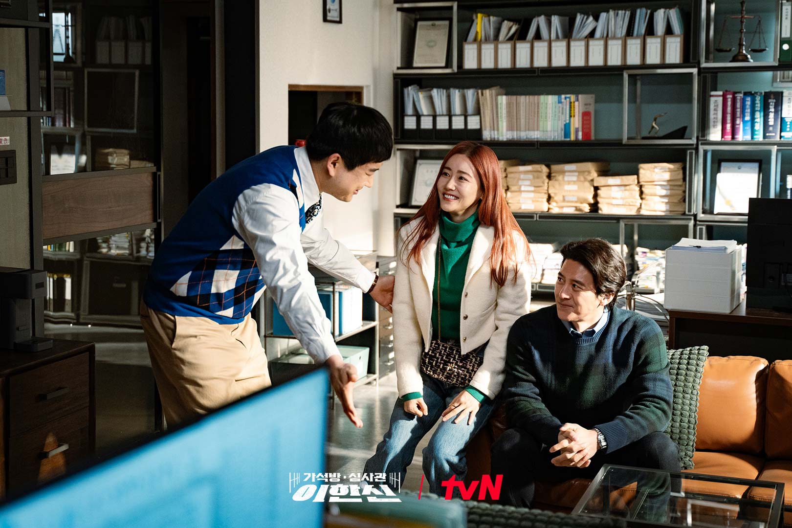 [정보/소식] 이한신 공계 띵동- <가석방 심사관 이한신>에서 선물이 도착했습니다🎁보기만 해도 웃음빵 터지는 가석빵즈 보고 가세요୧(॑ധ ॑)୨ | 인스티즈