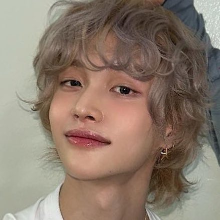 [잡담] 원빈이 이거 누가 형이고 누가 동생 같음? | 인스티즈