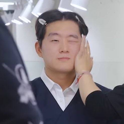 [잡담] 열심히 꽃단장 중인 택연 | 인스티즈