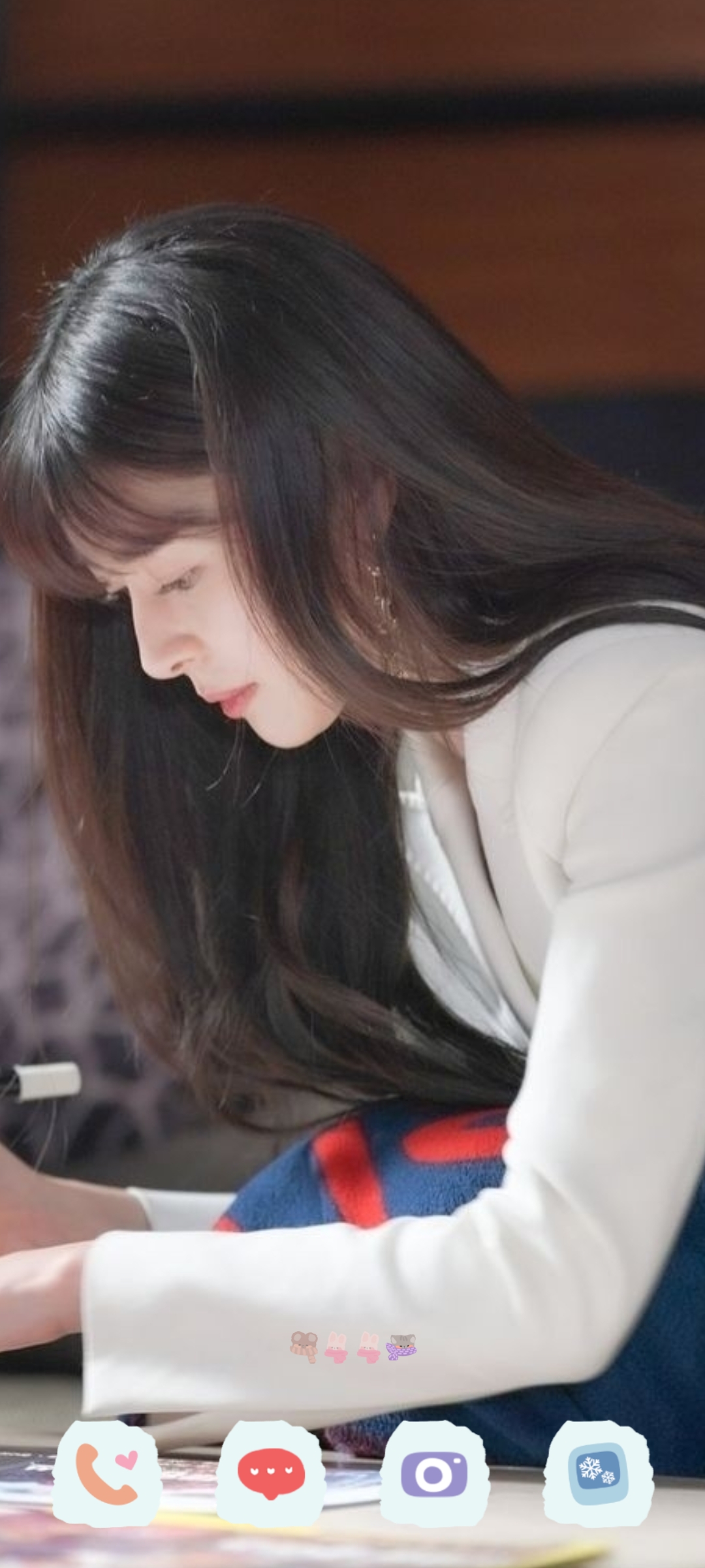[잡담] 익들아 배경화면 좀 골라줄 수 있을까 | 인스티즈