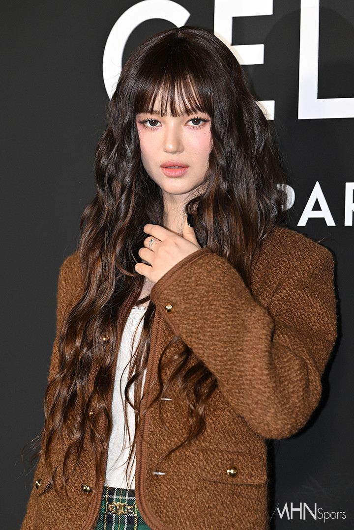 [잡담] 뉴진스 다니엘 이거 오늘 사진인가? | 인스티즈