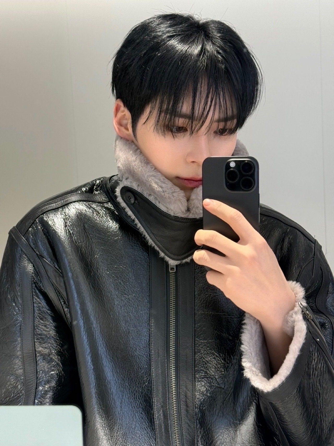 [잡담] 오늘 성한빈 무스탕입은거 있자나 | 인스티즈