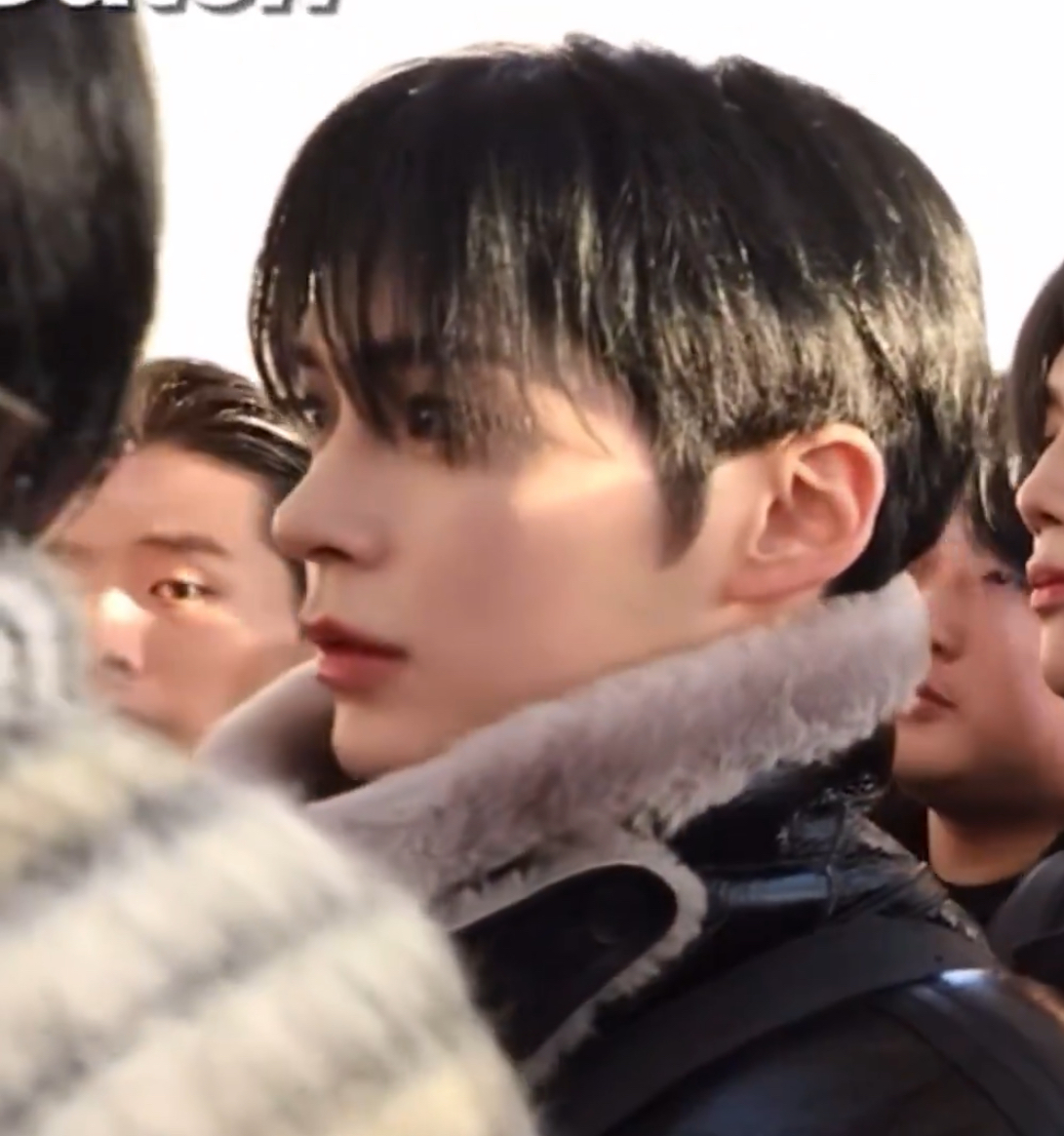 [잡담] 성한빈 코부터 인중이랑 이어지는 입술까지 라인이 | 인스티즈