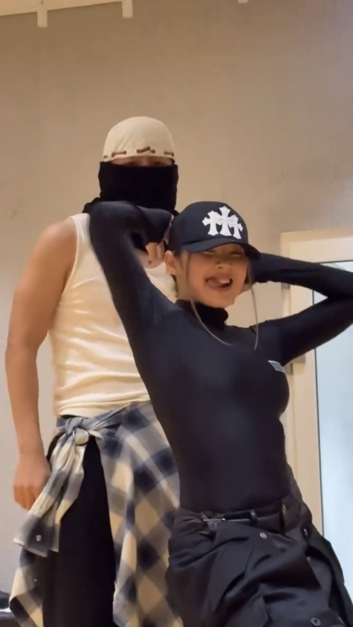 [잡담] 뷔 리정 릴스 조회수 미쳤다ㅋㅋㅋㅋ | 인스티즈