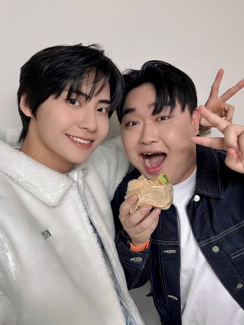 SNL 시즌 7이 되어버린 오늘자 이진혁 팬싸인회 현장 | 인스티즈