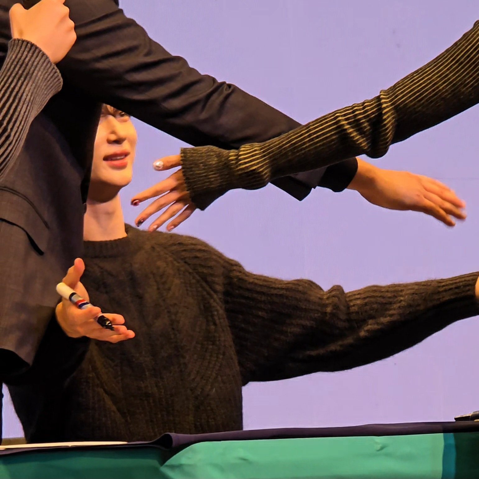 [잡담] 나 안아.... 나 안아.... ㅈ주어 변우석 | 인스티즈
