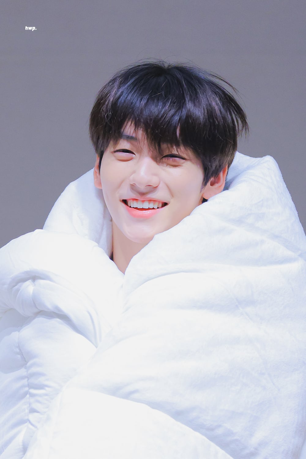 [잡담] 최수빈 이 날은 사진 뜰 때마다 줍고 있어 | 인스티즈